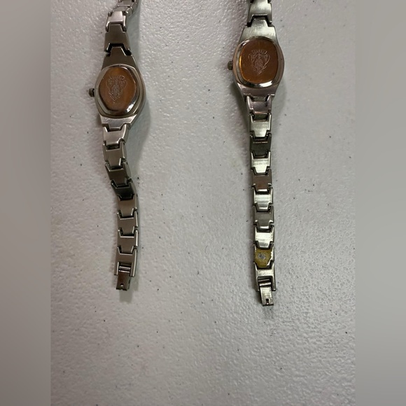 X2 Vintage Gucci Watch Stainless Steel Green Face Square Shape needs battery - Picture 4 of 16